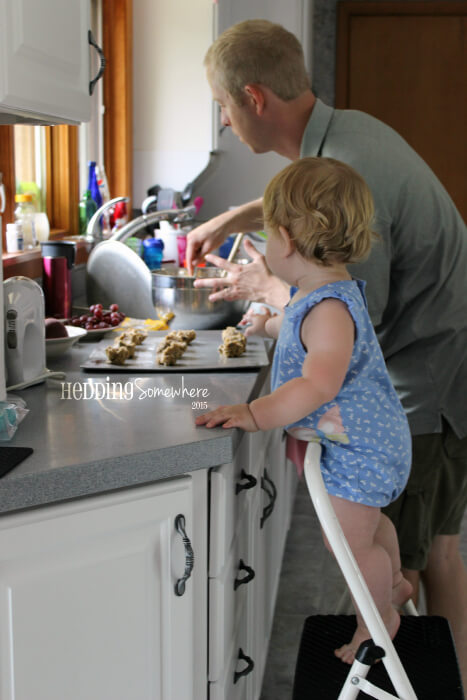 155 baking cookies